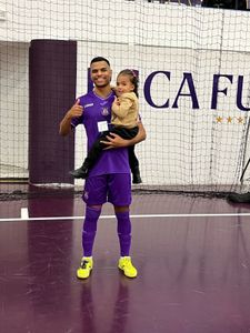 Ajuda para a pequena Alicia