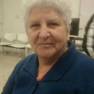 Reforma das paredes da casa da Edna