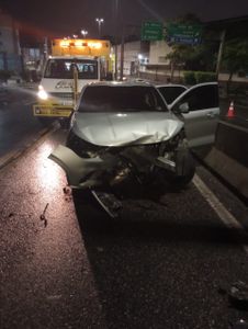 Preciso de ajuda, fui fechado e capotei com os passageiros!