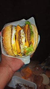 Abrir meu negócio pra sustentar minha família.