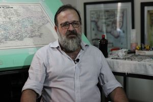 Mapa histórico à mão sobre o Mundo de Gelo e Fogo por Francisco Stein.