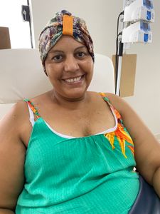 Ajude a Néia a fazer a radiocirurgia no cérebro urgente