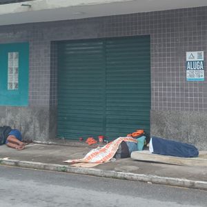 AJUDA À POPULAÇÃO EM SITUAÇÃO DE RUA 