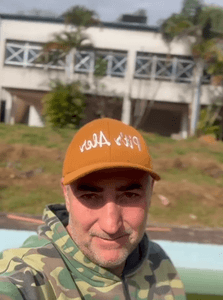 Pitbullândia | Nos ajudem a pagar o aluguel!