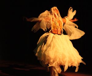 Documentário - Dança de Quase Mil Anos