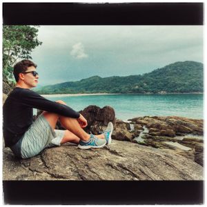 Contos Descobertos de Bern Huge - O livro de ficção mais histórico-cultural que você verá!