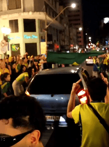 Ajude a consertar o Pálio danificado pelo Vereador durante a manifestação