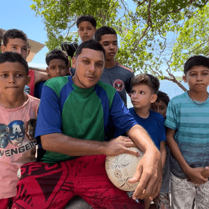 AJUDE! MATERIAS PARA A ESCOLINHA TORNADOS