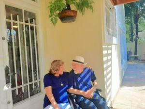 Desespero me ajude a quitar a casa dos meus pais e realizar um sonho.