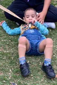 Ajude o Ângelo com remédios, fraldas e leite