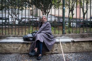 Me ajude, moro na rua