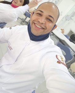 Ajude-me a pagar faculdade, apartamento e medicamentos.