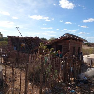 Reconstrução da casa de Regina ( Salitre-Juazeiro/BA)