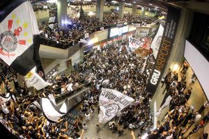 LIVRO 2012: O ANO ETERNO - CORINTHIANS BICAMPEÃO DO MUNDO E CAMPEÃO INVICTO DA LIBERTADORES imagem 7