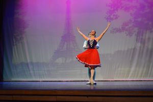 Ajuda de custos para bailarina brasileira que ganhou bolsa de estudos no exterior