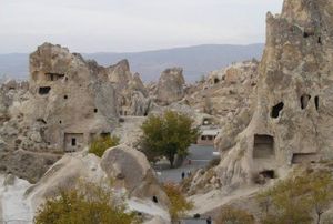 Ajude Jorge chegar a Capadócia Igrejas Cavernas..  imagem 6