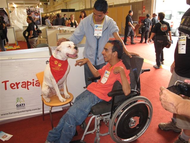 Projeto de cães para pessoas com deficiência e autismo (TEA)
