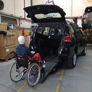 Causas e Comunidade - " Enfrentando Obstáculos Invisíveis: A Necessidade Urgente de um Carro com Rampa para Cadeira de Rodas"