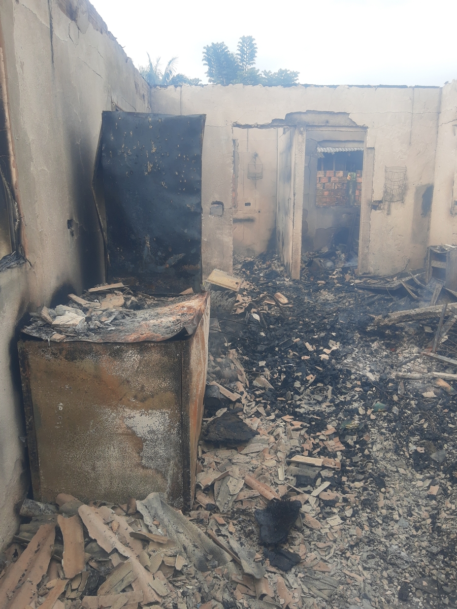 Vaquinha Online - Reconstrução da minha casa que pegou fogo 