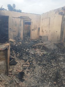 Saúde e Emergências - Reconstrução da minha casa que pegou fogo 