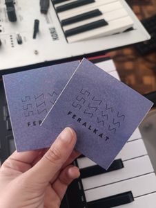 KIT COM 02 ADESIVOS HOLOGRÁFICOS FERALKAT